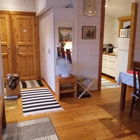 Huoneisto Paritalomökki Lomariihi 10 *